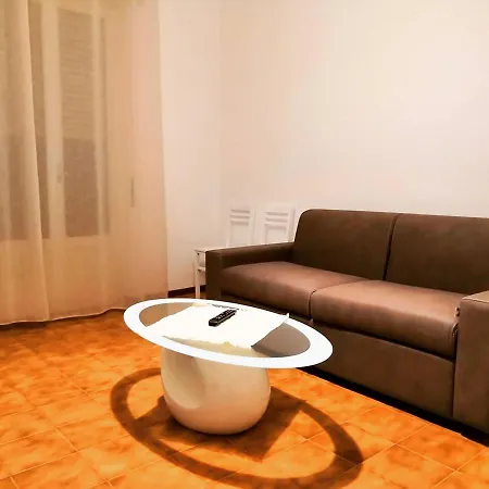 Falcon 5 Apartamento Novara